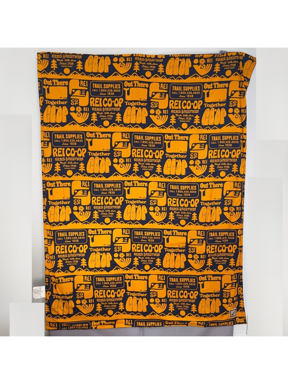 REI Co-op Flannel Fleece Blanket 70x54 2022 Out There Graphic Navy Gold